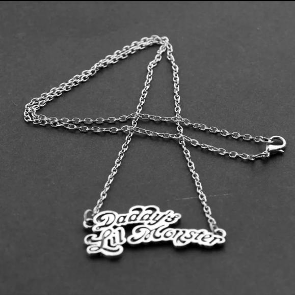 Harley Quinn Suicide Squad Necklace - Picture 9 of 10